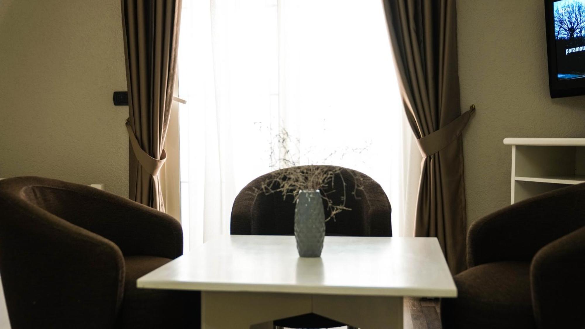 Hotel Majestic Дуррес Екстер'єр фото